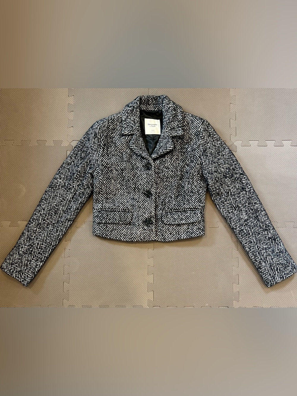 XXS Abercrombie & Fitch Black and White Herringbone Cropped Blazer